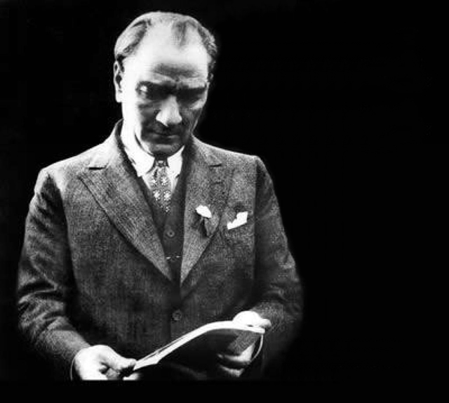Büyük Önder Mustafa Kemal Atatürk Der ki: