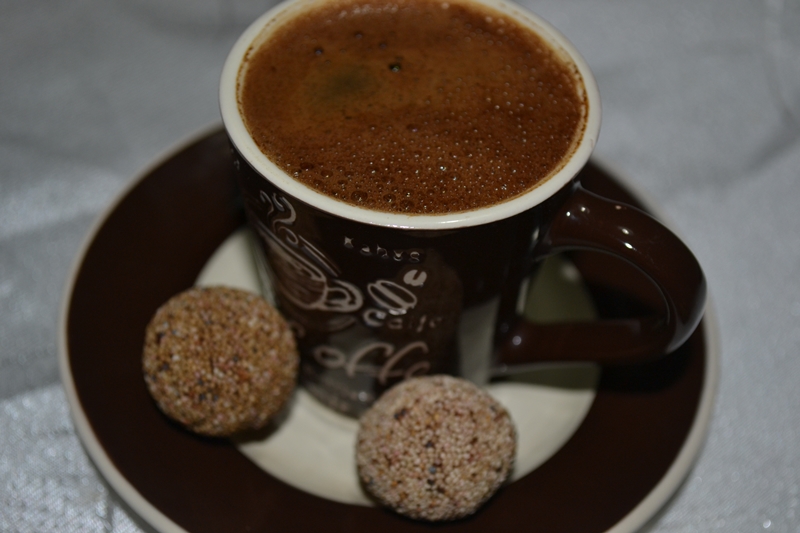 Mevlevi Tatlısı Eşliğinde Türk Kahvesi